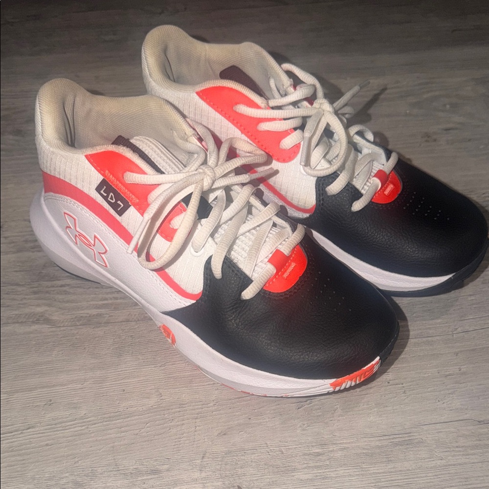 Under Armour Kids' Grade School Lockdown 7 Basketball Shoes
